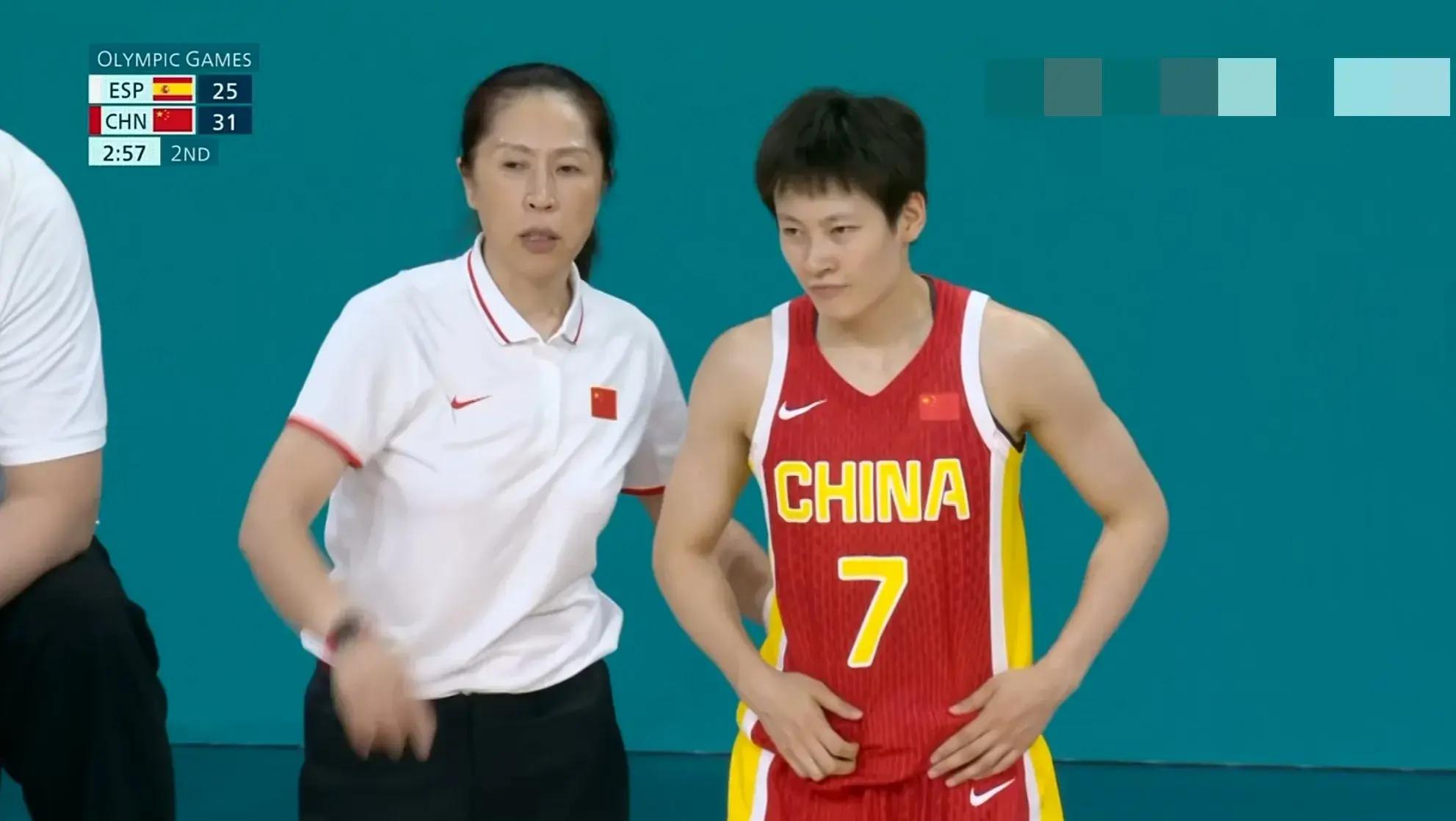 亚洲女子篮球赛，东京精灵队胜出